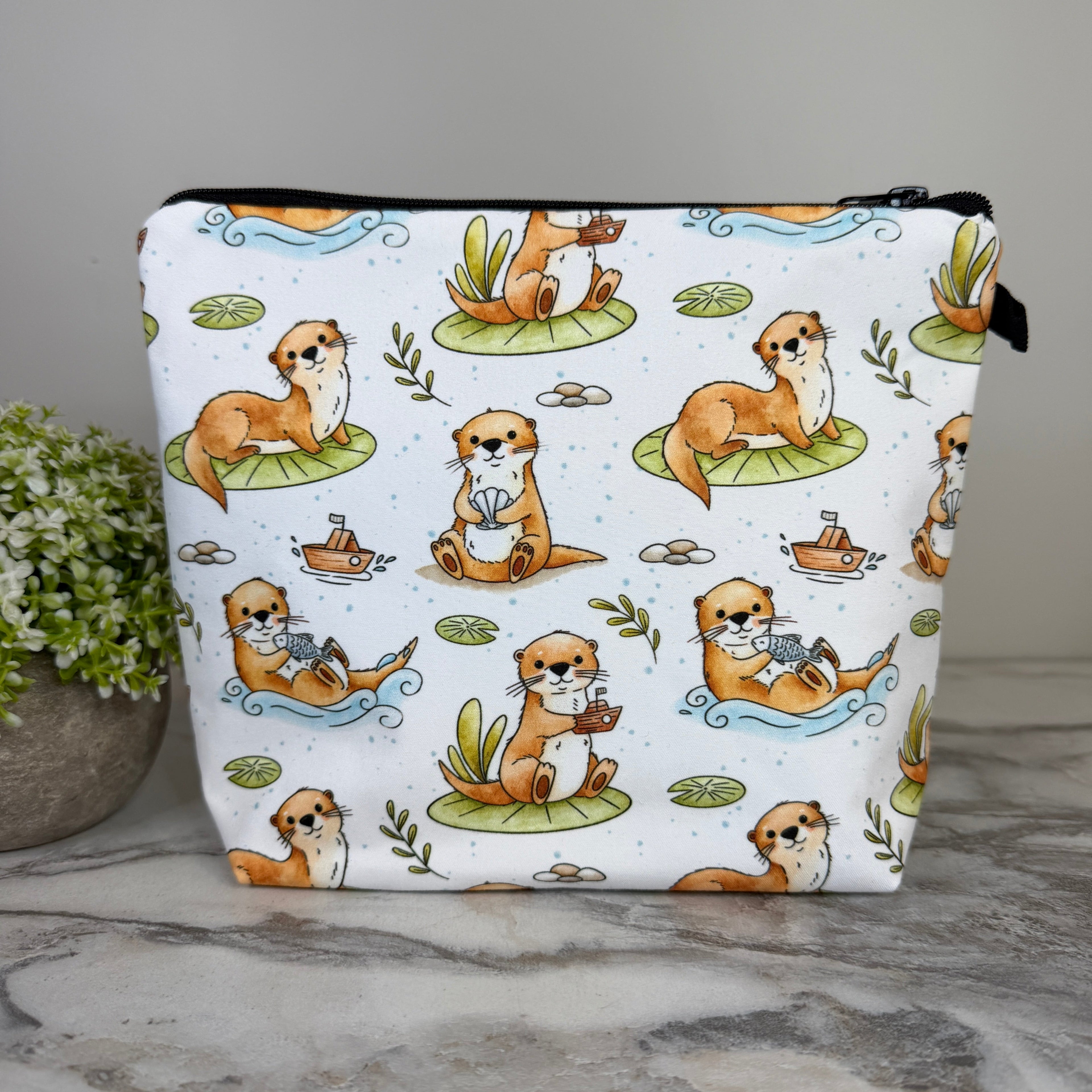 Pouch XL - Otter Animals