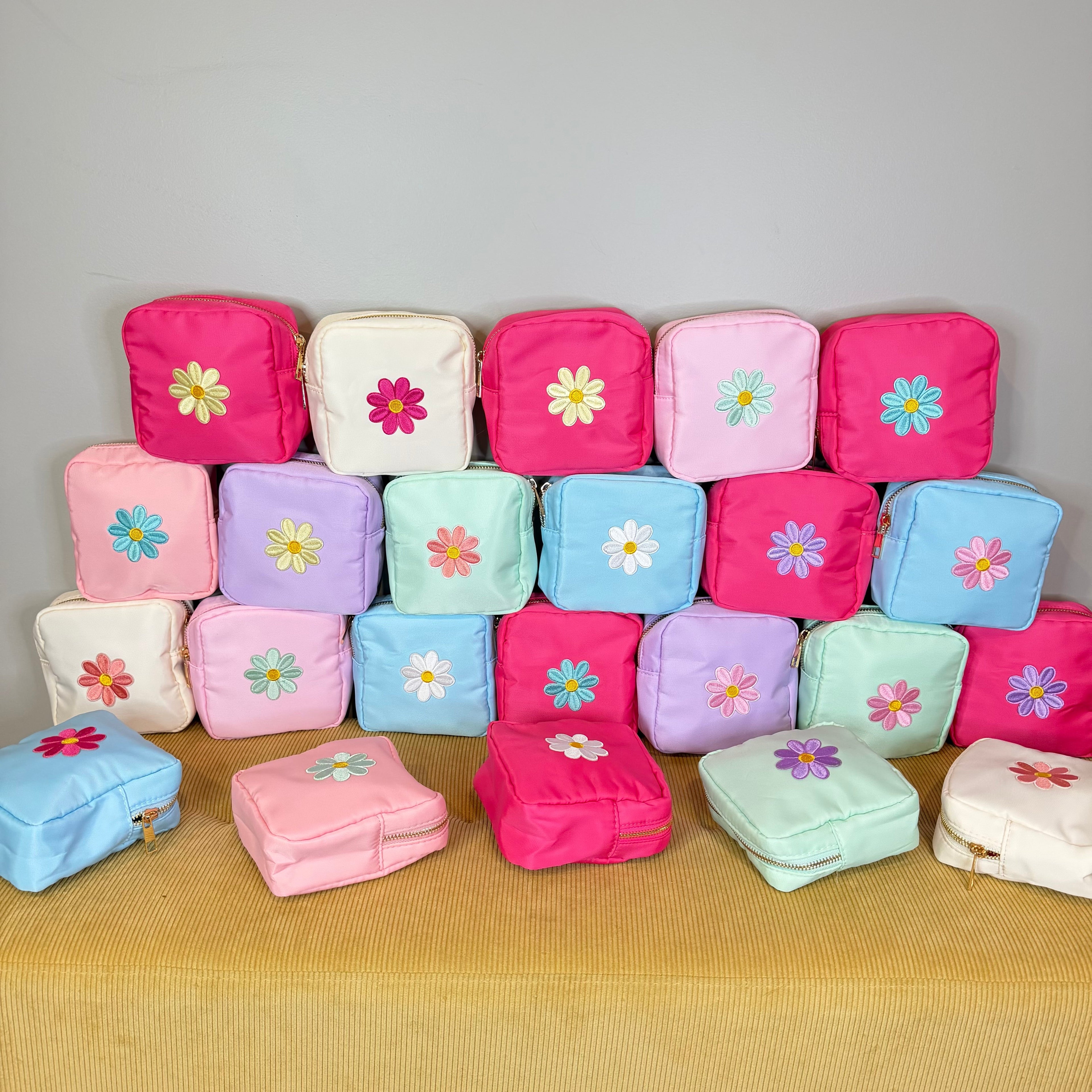 The Daisy - Square Pouch