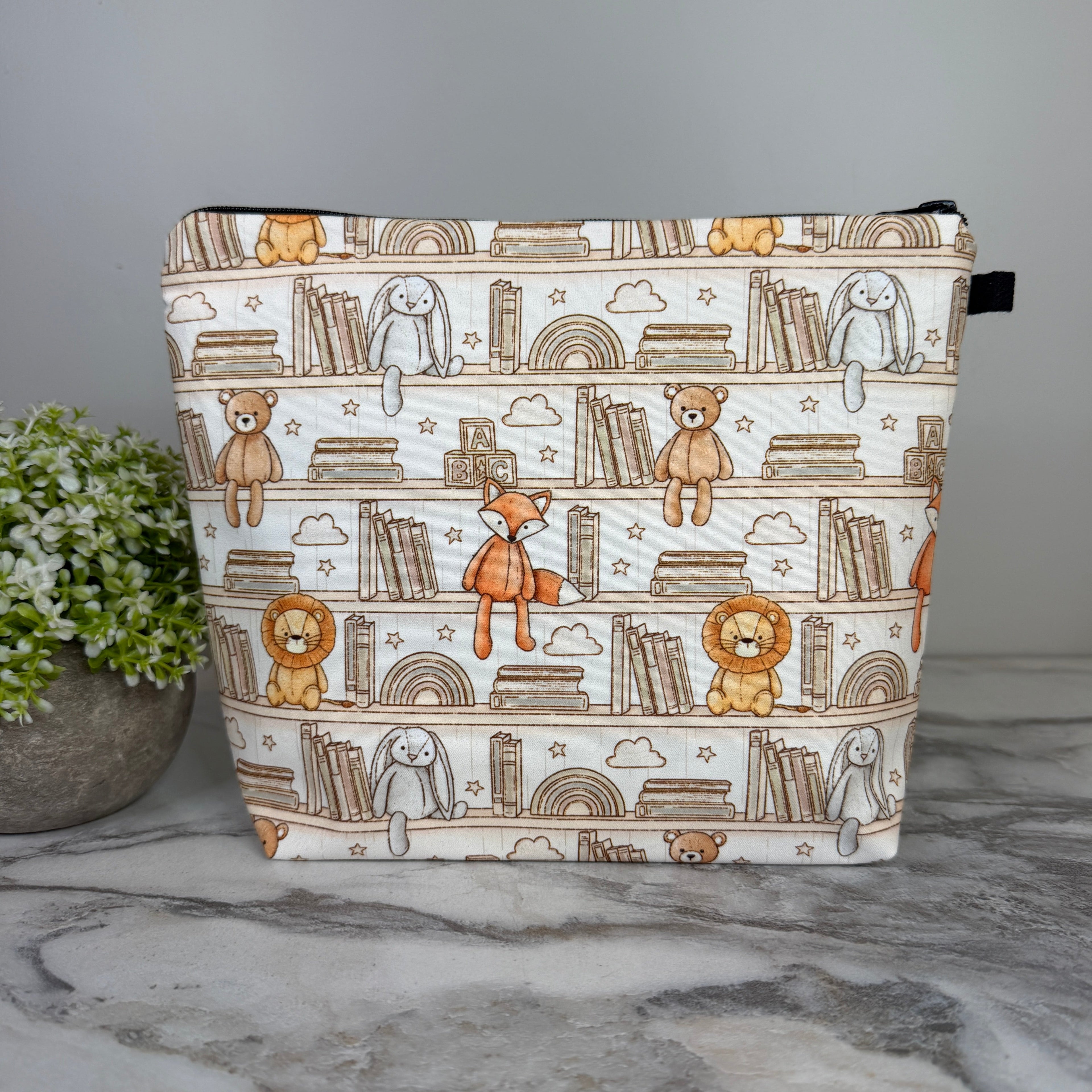 Pouch XL - Book Shelf Animal Toys