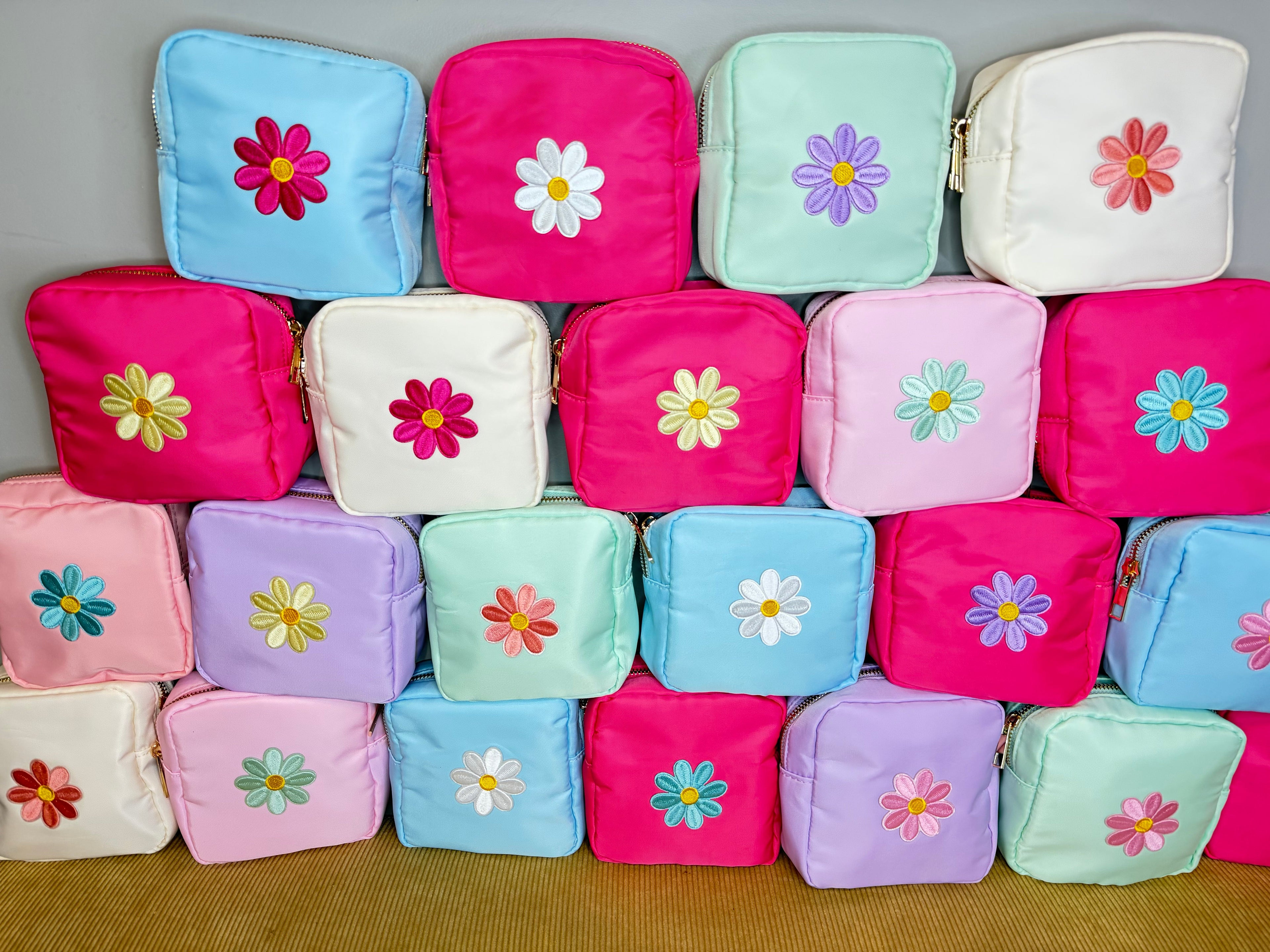 The Daisy - Square Pouch
