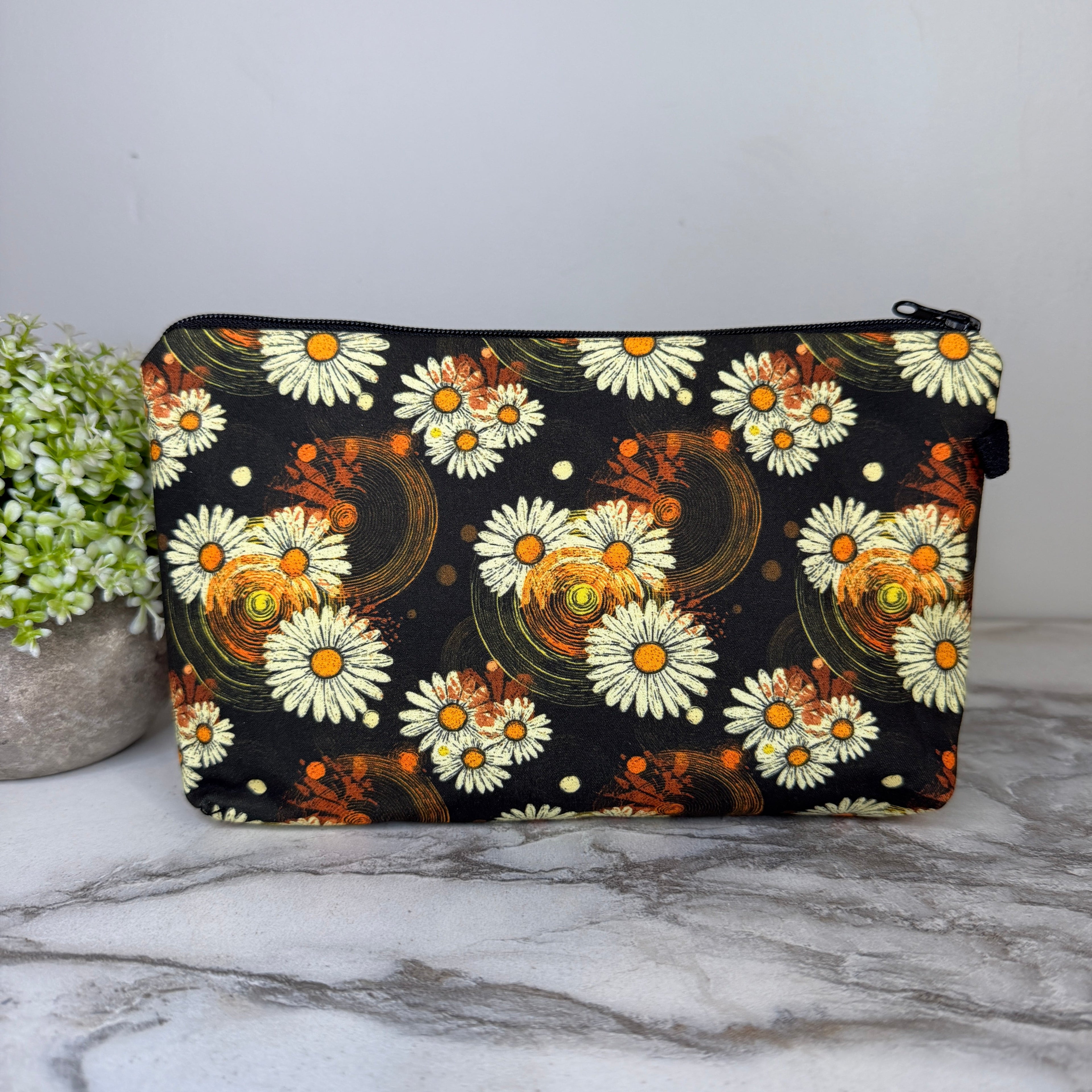 Pouch - Floral Daisy Swirl