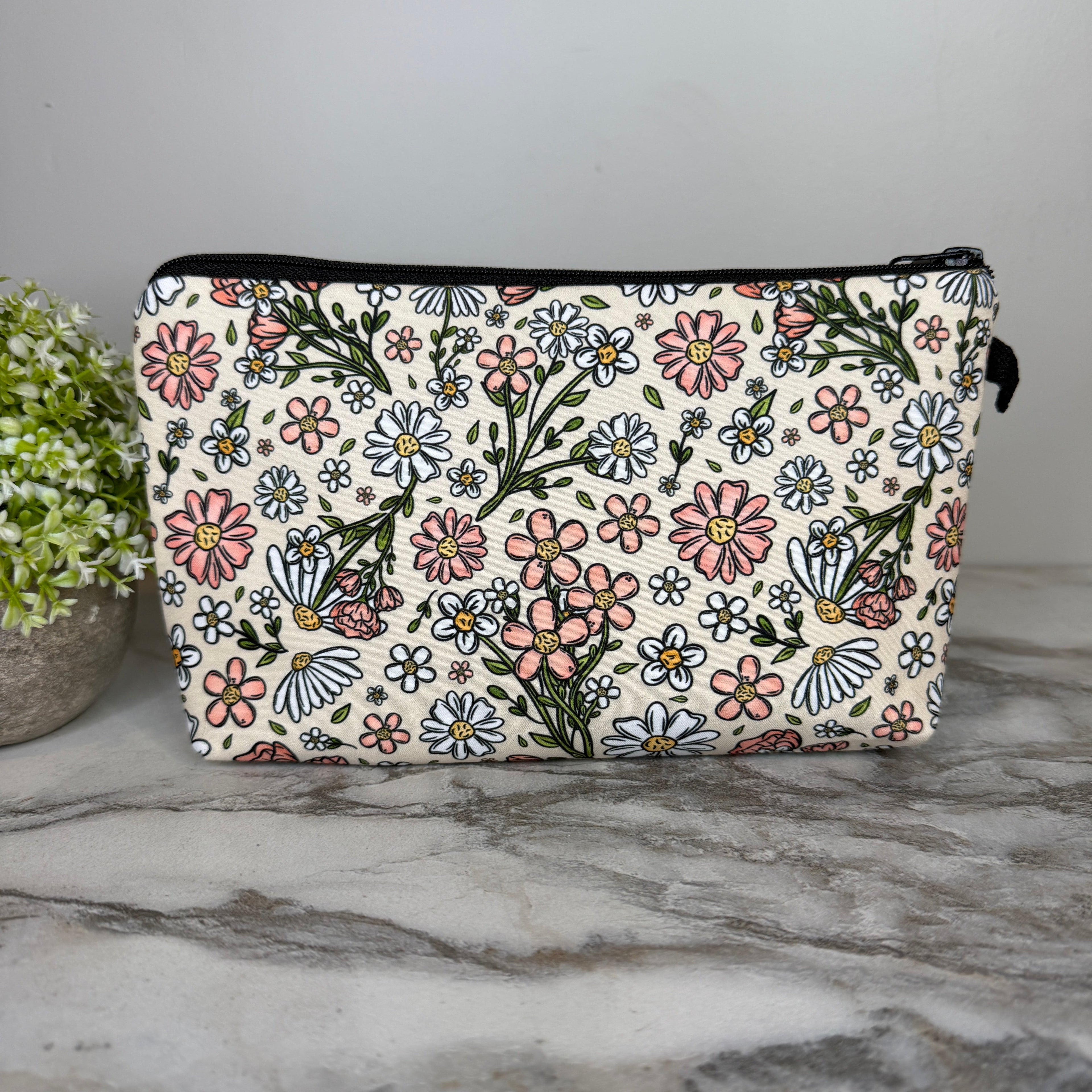 Pouch - Floral Daisy Pink